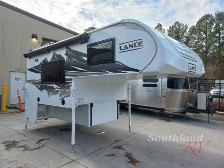 Thumbnail Photo undefined for New 2023 Lance Model 825